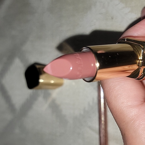 Bundle of L'Oreal Paris Colour Riche Luminous LipStick & Lip Liner - Picture 7 of 8